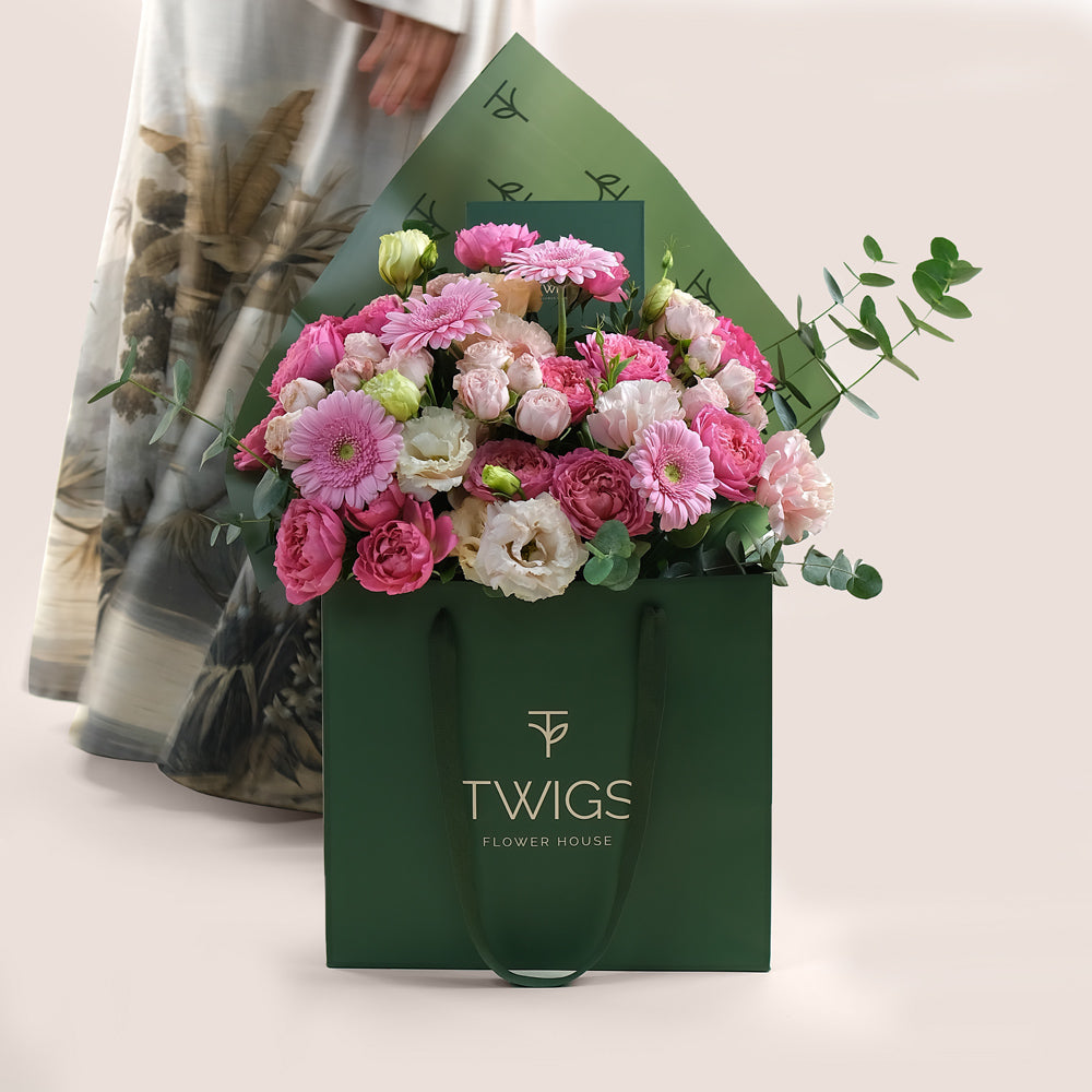 Blushing Elegance – Pink Flower Bouquet Bag – A Chic Bouquet of Soft Beauty and Grace