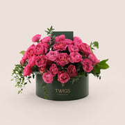 Grande Julieta Cerise Roses Round Box – A Luxurious Display of Vibrant Beauty