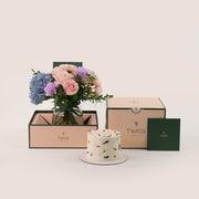 Pastel Celebration – Vase & Flower Cake Bundle – A Luxurious Gift of Elegance and Sweet Delight