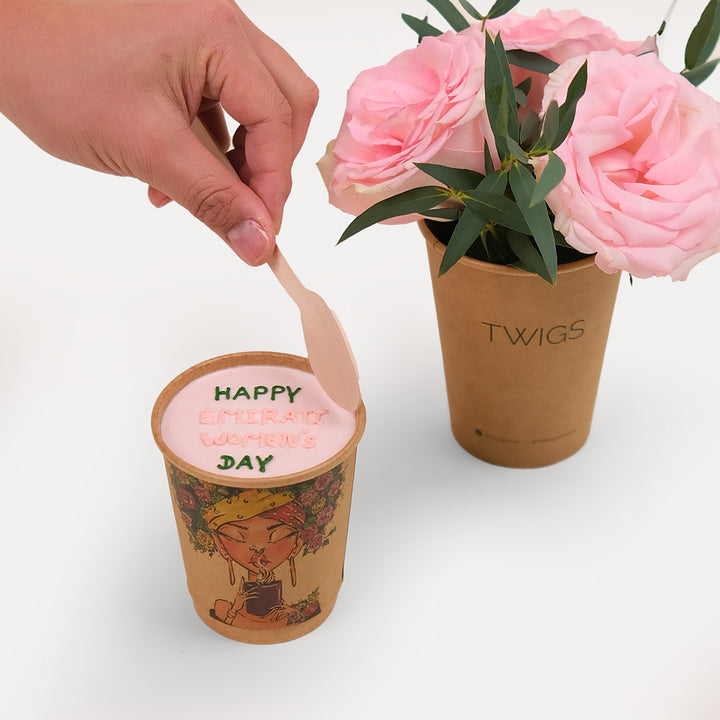 EMIRATI WOMEN'S DAY CHOCOLATE CUP CAKE  WITH  SPECIAL PINK ROSE FLOWER ARRANGEMENT