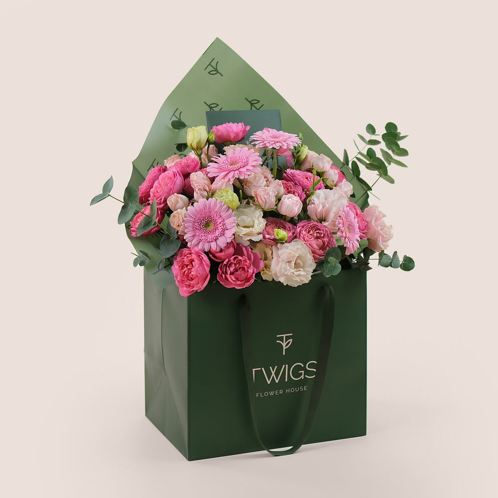 Blushing Elegance – Pink Flower Bouquet Bag – A Chic Bouquet of Soft Beauty and Grace