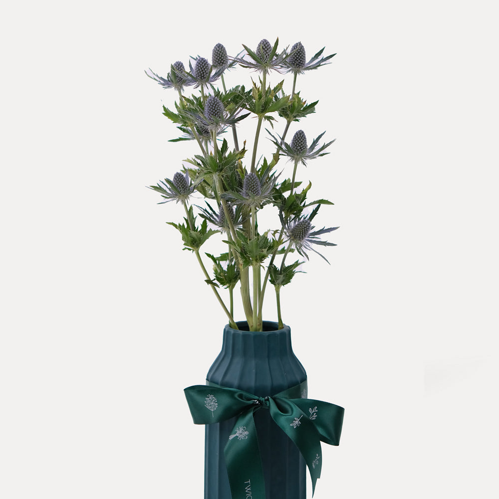 Eryngos Purple flowers Vase Arrangement