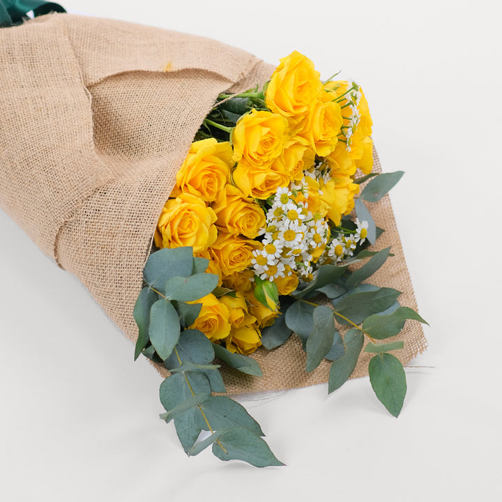 Yellow Spray Rose With Chamomile Bunch Bag