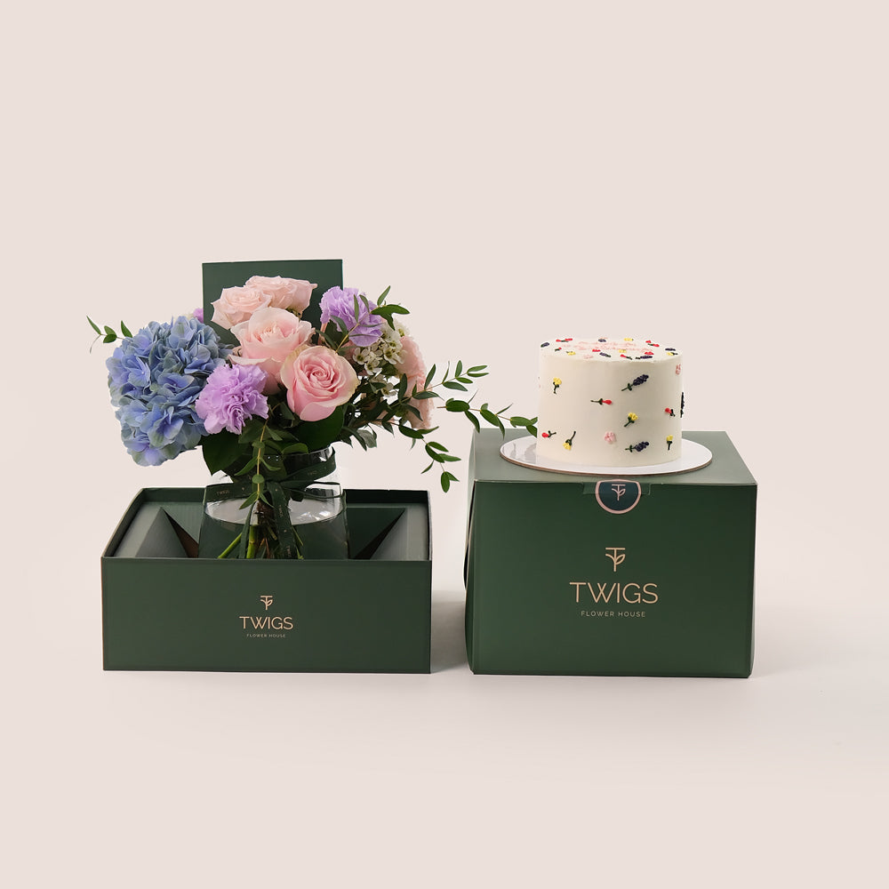 Pastel Celebration – Vase & Flower Cake Bundle – A Luxurious Gift of Elegance and Sweet Delight