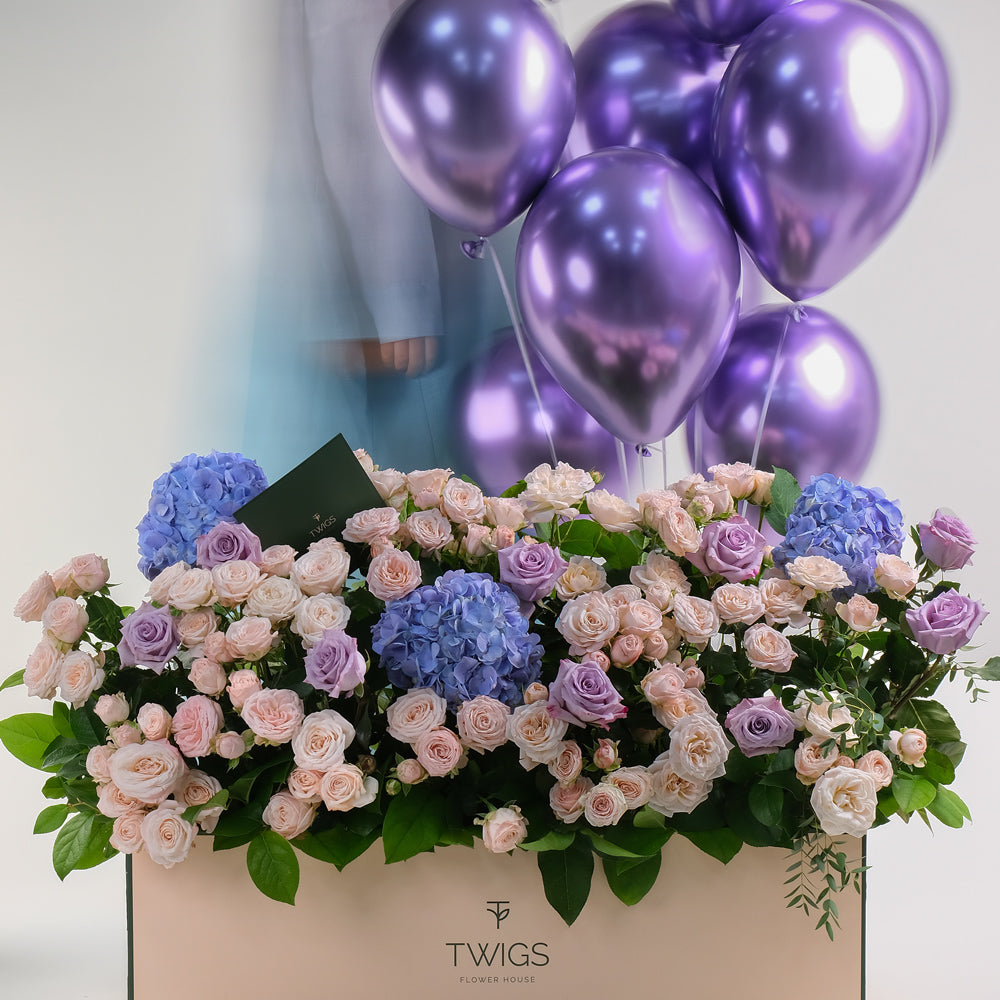 Garden Grandeur – Floral Box & Balloons Bundle – A Luxurious Floral Masterpiece for Every Celebration