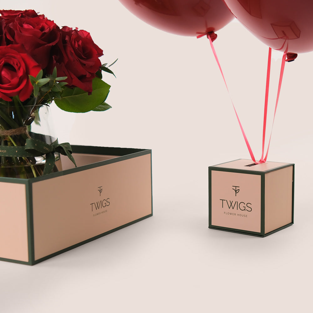 Petite Red Charm – Roses & Balloons Bundle– A Luxurious Gift of Elegance and Joy