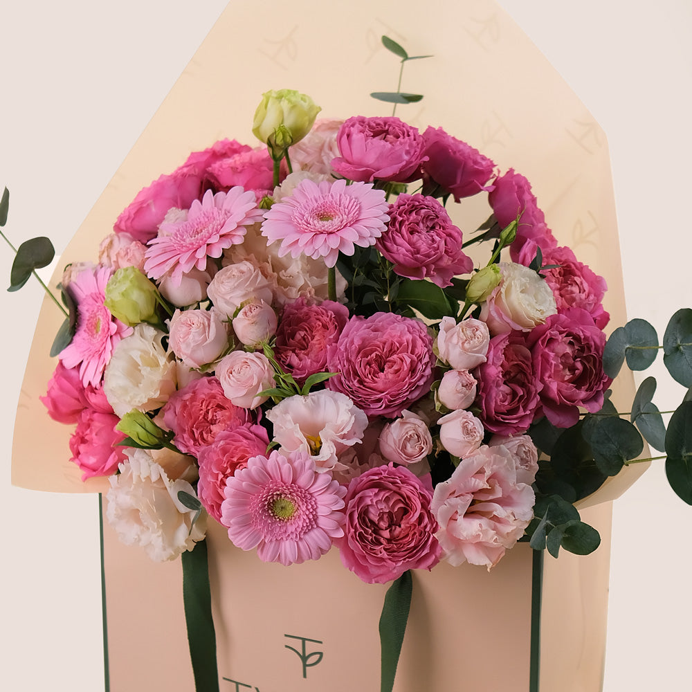 Blushing Elegance – Pink Flower Bouquet Bag – A Chic Bouquet of Soft Beauty and Grace