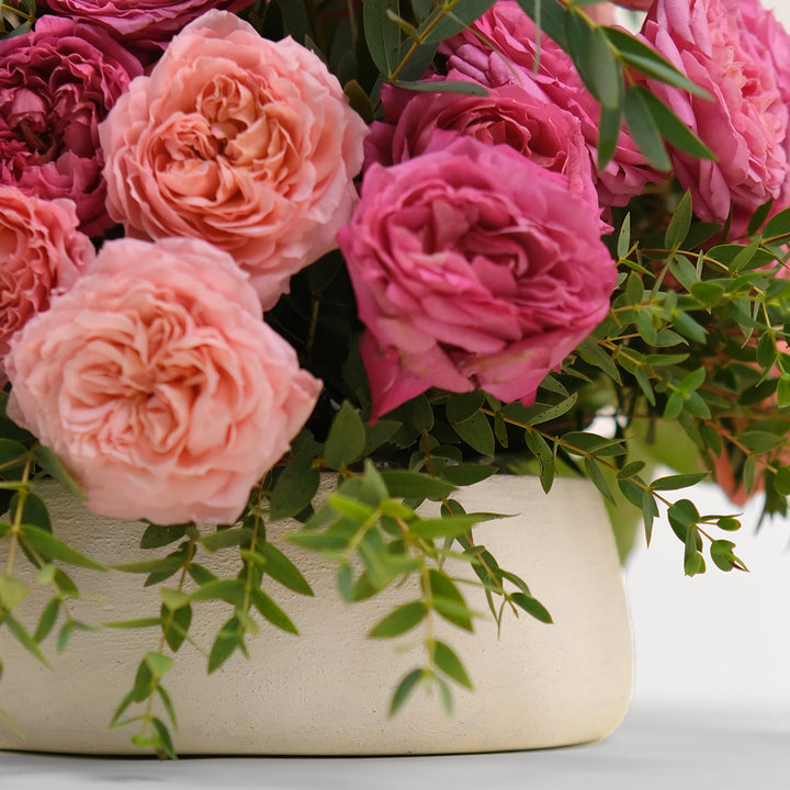 Juliet Roses Mix Flower Arrangement – Elegance in a White Ceramic Vase