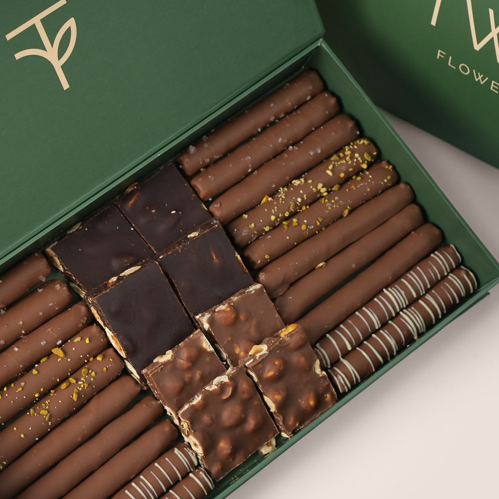 Golden Glow - Salinero Roses with Balloons & Chocolates | Elegant Gift Dubai & UAE