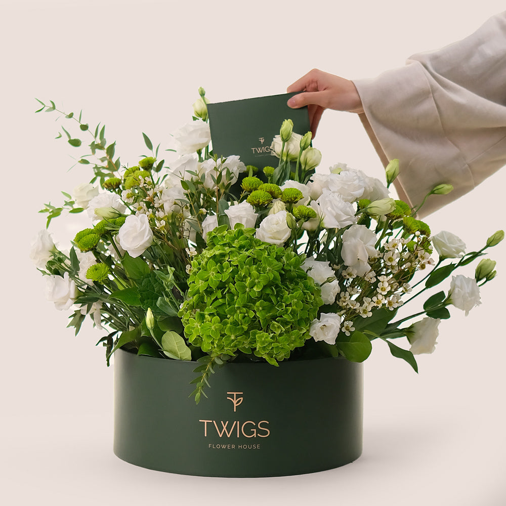 White & Green Blooms in Grande Round Box - Lisianthus & Hydrangea – A Grande Elegance