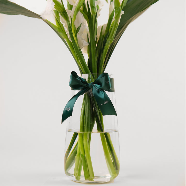 GLADIOLUS WHITE  FLOWER ARRANGEMENT IN VASE