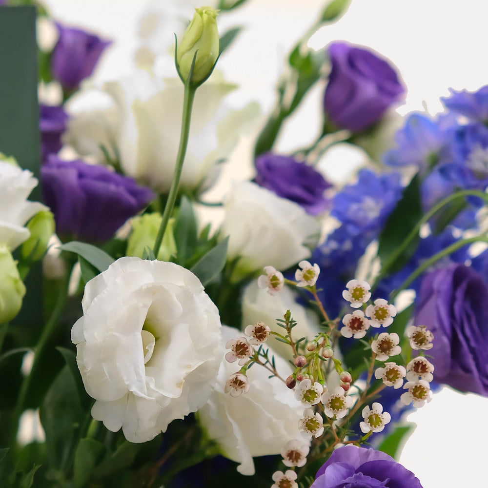 Lavender Elegance Grande – Luxurious Flowers For Any Occasion