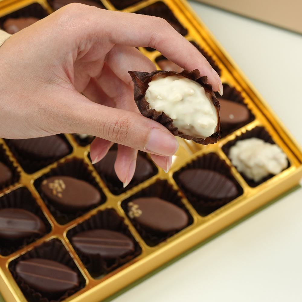 Bateel Palm Gift Set -Premium Chocolate Covered Dates