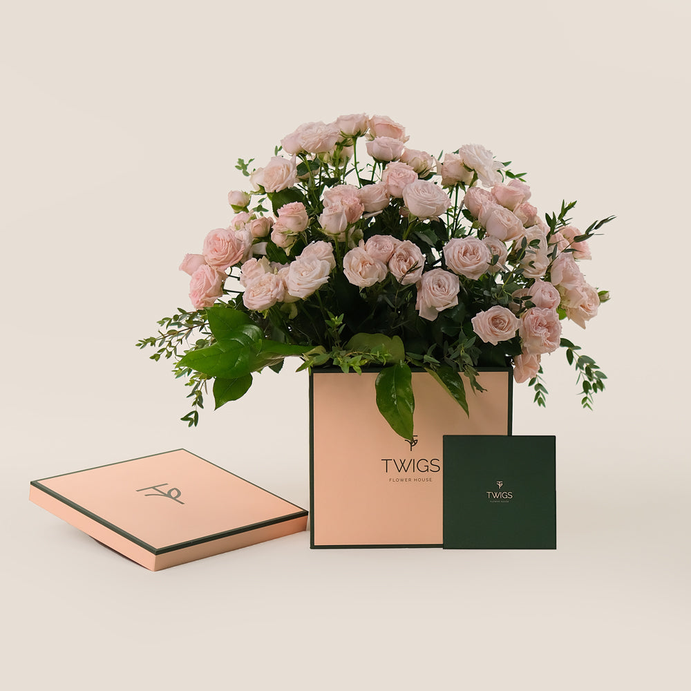 Bombastic Pink Roses – Chic Flower Box Elegance