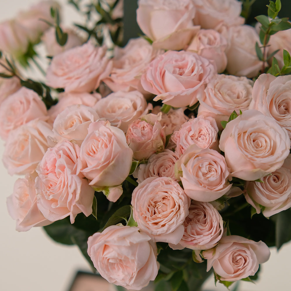 Bombastic Flower Bombastic Romantic Pink Roses – Luxury Flowers In Vase – TWIGS