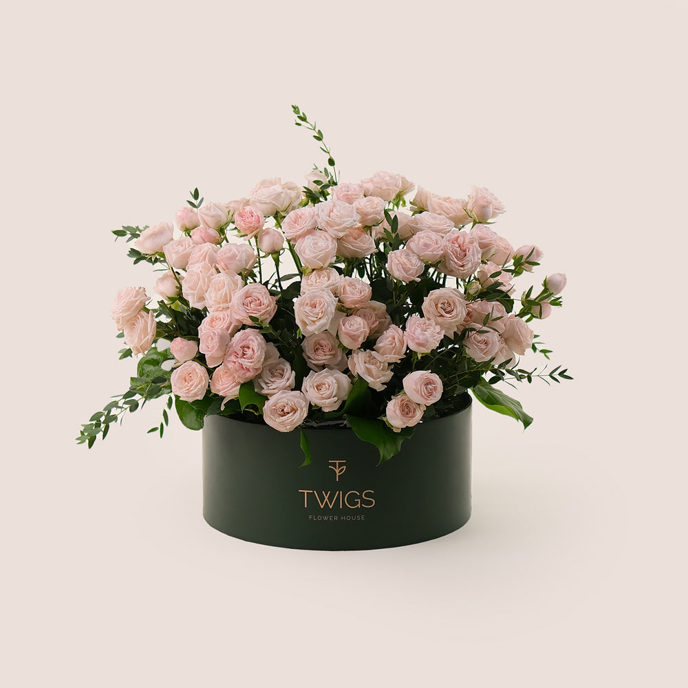 Grande Bombastic Spray Roses Flower Round Box – Soft Elegance Gift