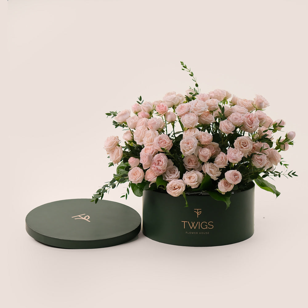 Grande Bombastic Spray Roses Flower Round Box – Soft Elegance Gift