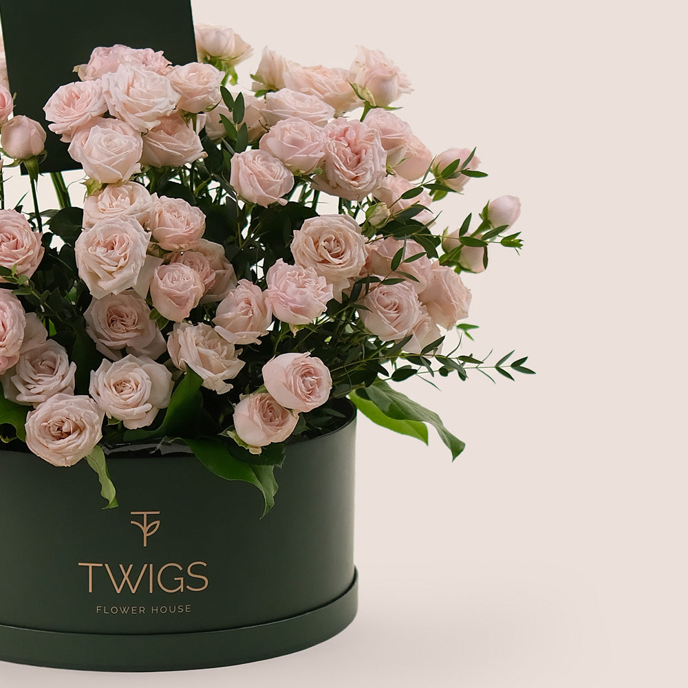 Grande Bombastic Spray Roses Flower Round Box – Soft Elegance Gift