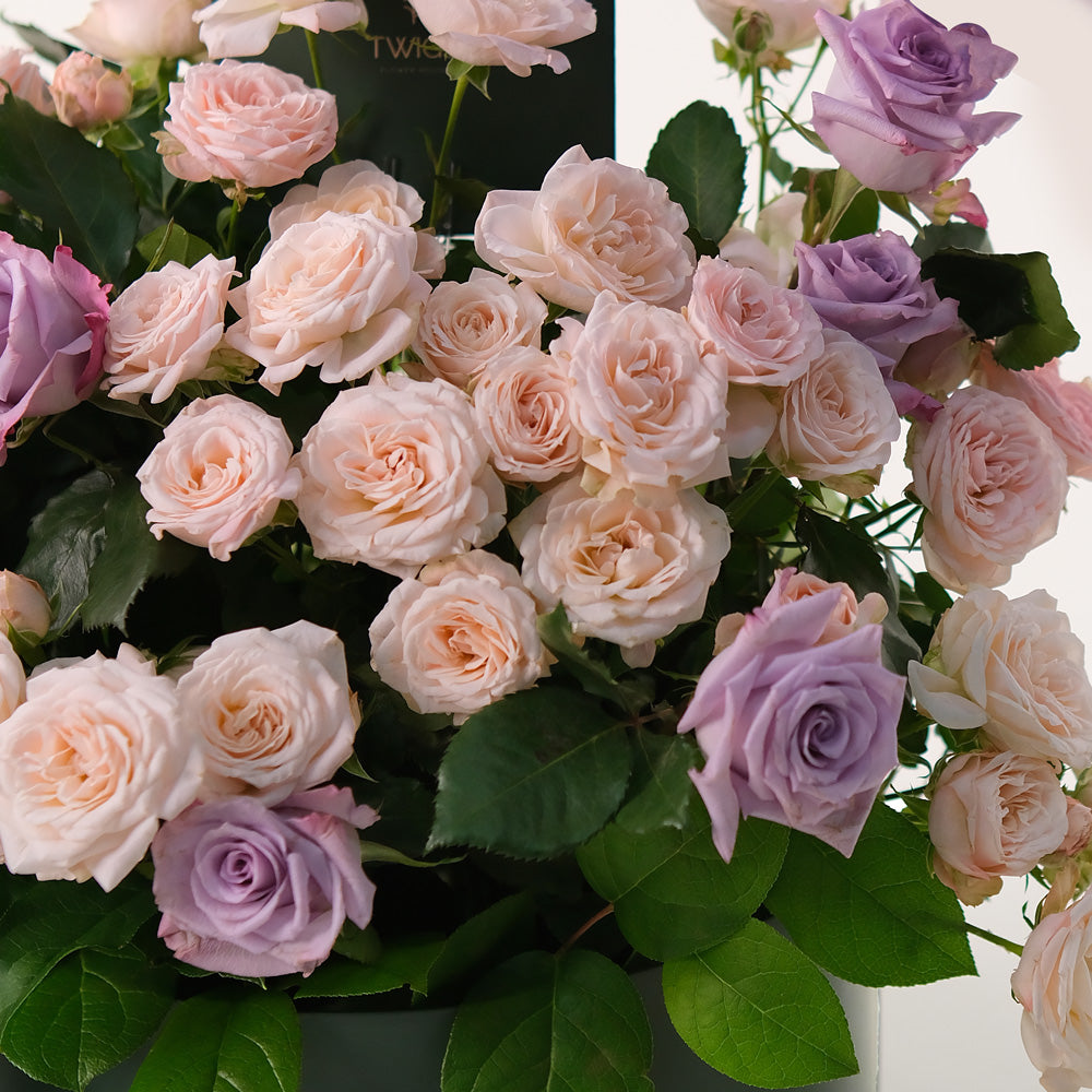 Elegant Lavender Delight Grande Round Box – Roses & Balloons Bundle - A Perfect Gifting Experience for Every Occasion