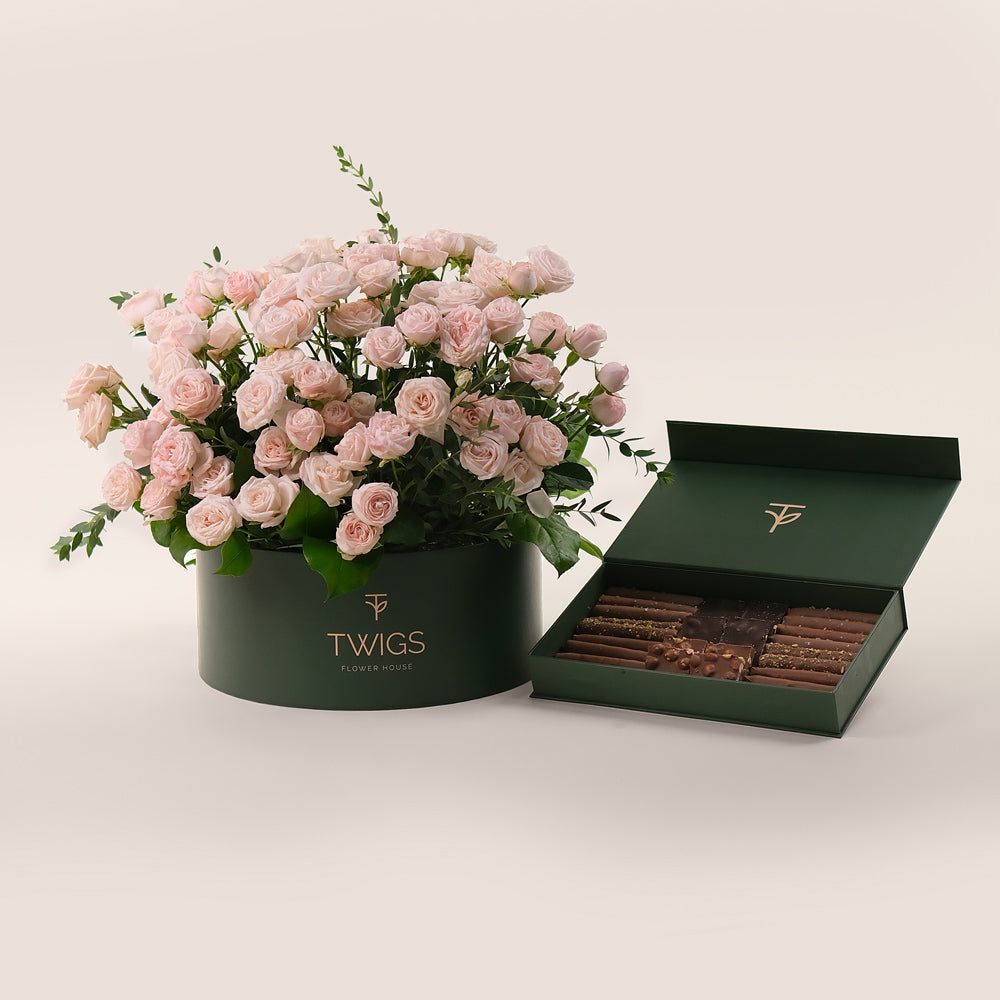 Grande Sweet Bloom Round Box Bundle – Bombastic Roses & Chocolate Gift Box - A Delightful Fusion of Elegance and Indulgence