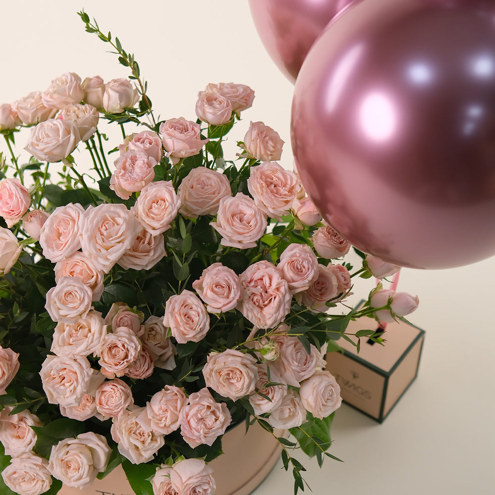 Grande Pink Round Box Elegance Bundle – Roses & Balloons for Special Moments - A Cheerful Gift for Every Occasion