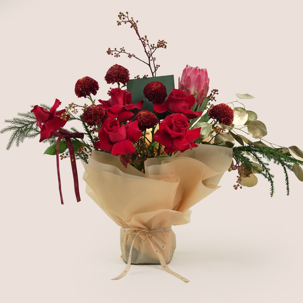 Christmas Celebration Bundle – Bouquet, Cake, Balloons & Message Topper