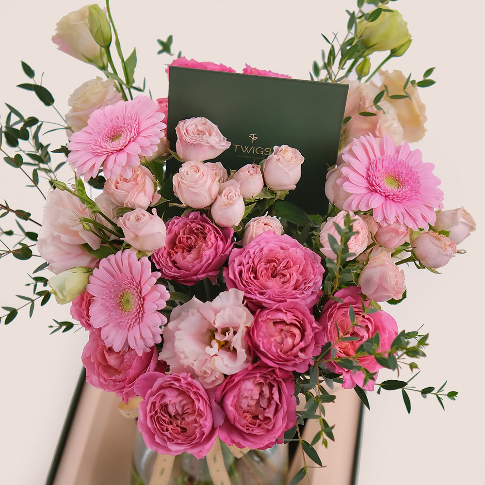 Fuchsia & Pastels Flower Vase – Juliet Roses & Pastel Blooms in Elegant Vase