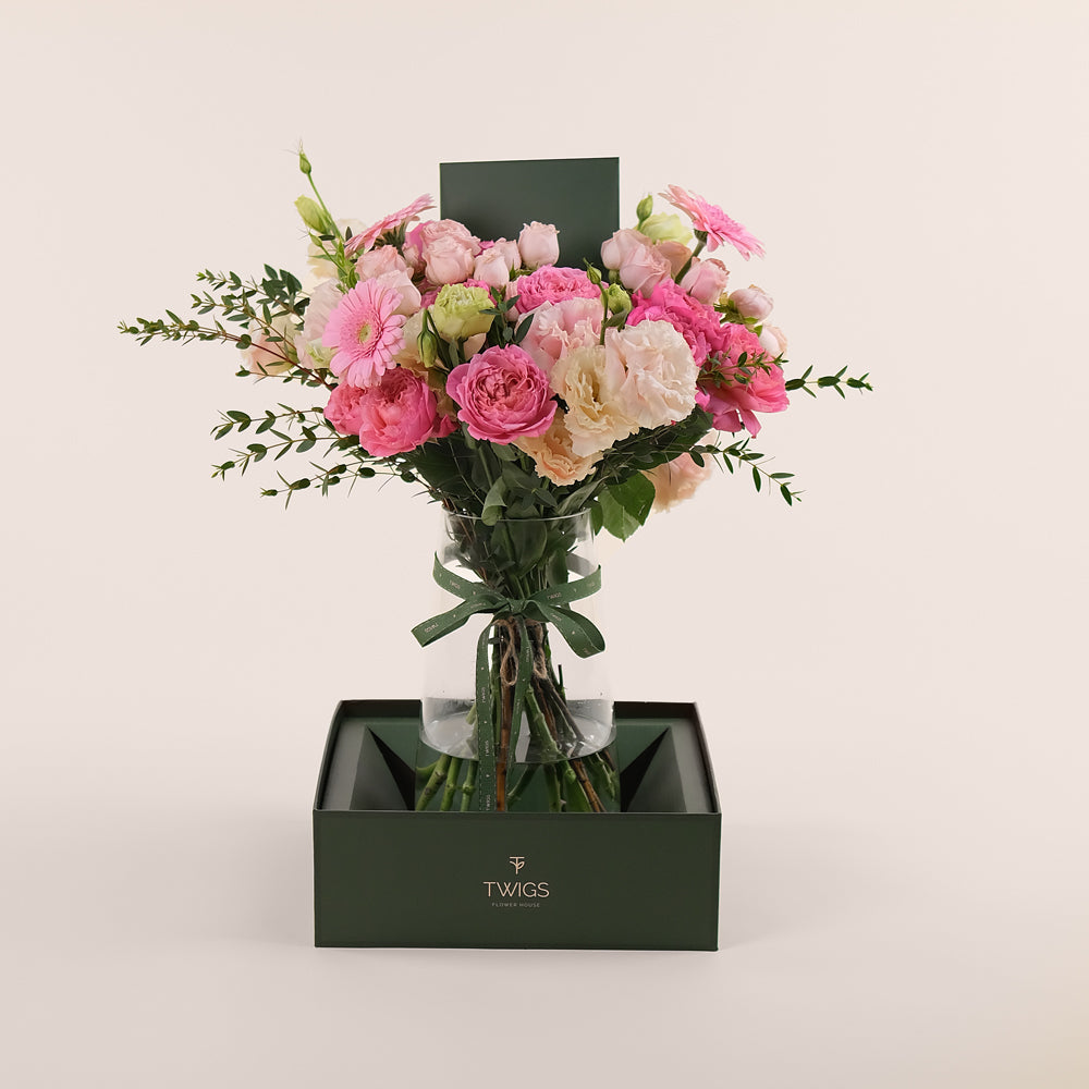 Fuchsia & Pastels Flower Vase – Juliet Roses & Pastel Blooms in Elegant Vase