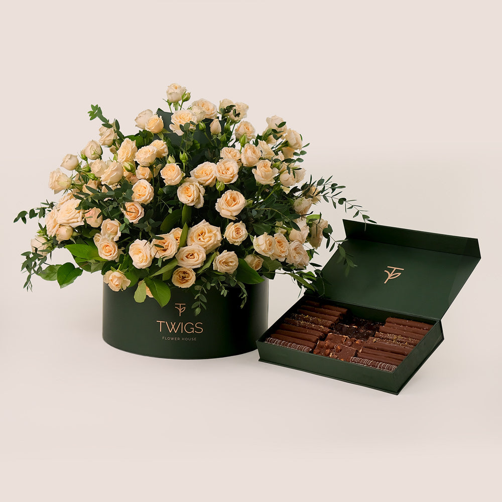 Cream Salinero Roses in a Flower Grande Round Box & Artisanal Chocolate Bundle – A Luxurious Gift of Beauty and Sweetness