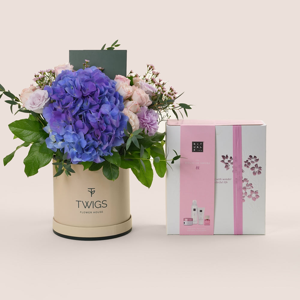 Floral arrangement,with Rituals of sakura 