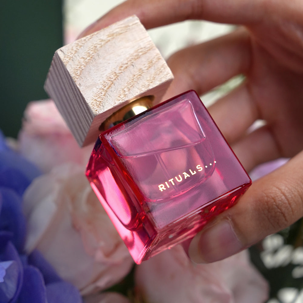 Floral arrangement,with Rituals of sakura 