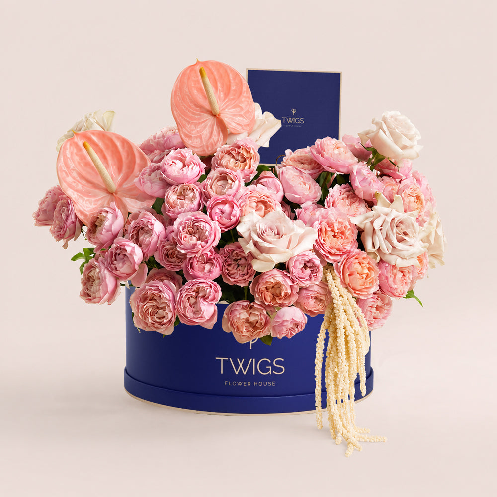Juliet spray roses
Quicksand garden roses
Peach anthurium
