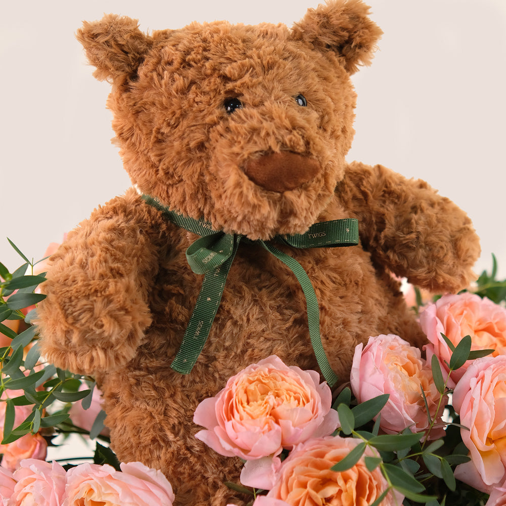 Juliet Peach & Teddy Gift Box – A Heartwarming Flower Surprise