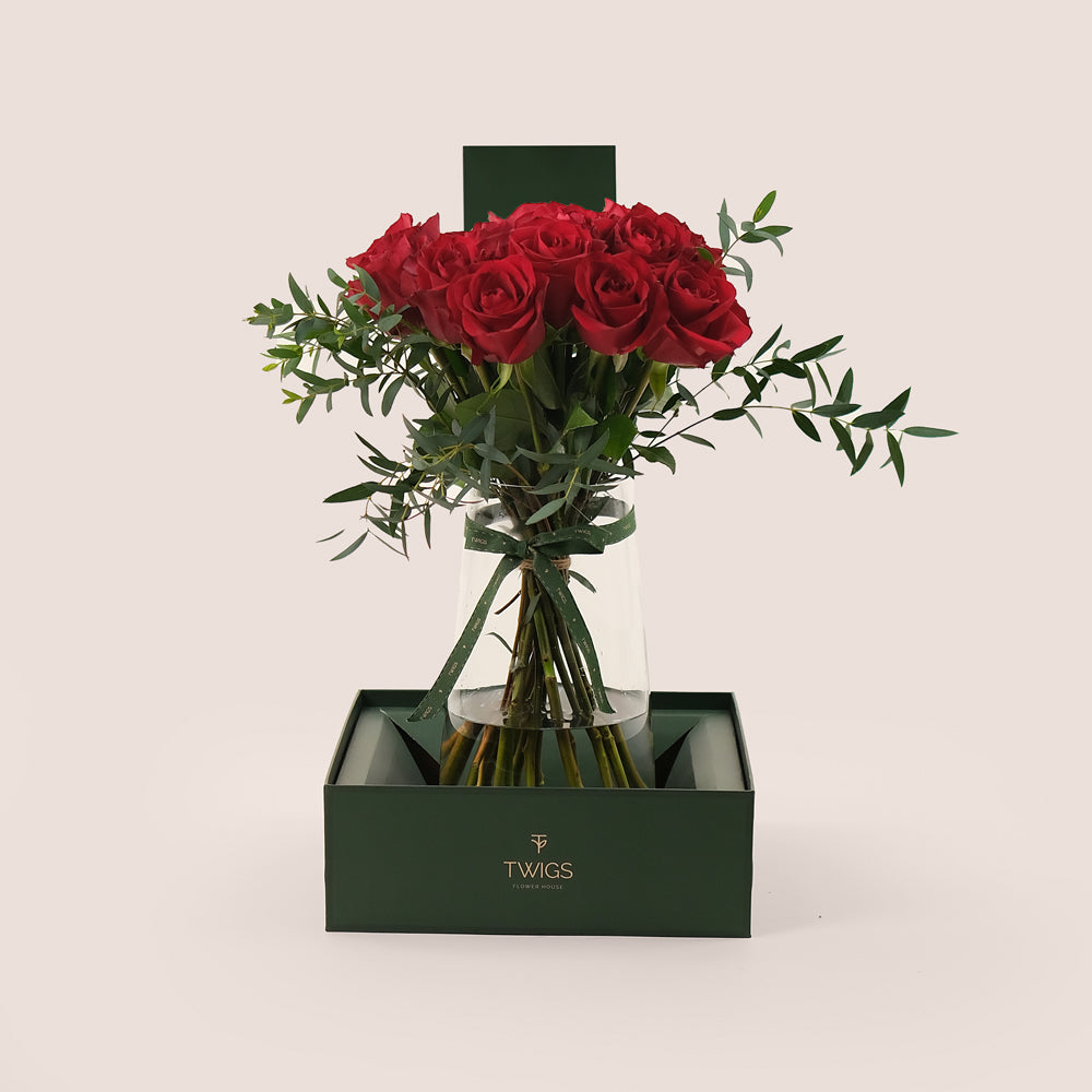 Stunning Red Roses in a Flower Vase – A Bold Statement of Luxury