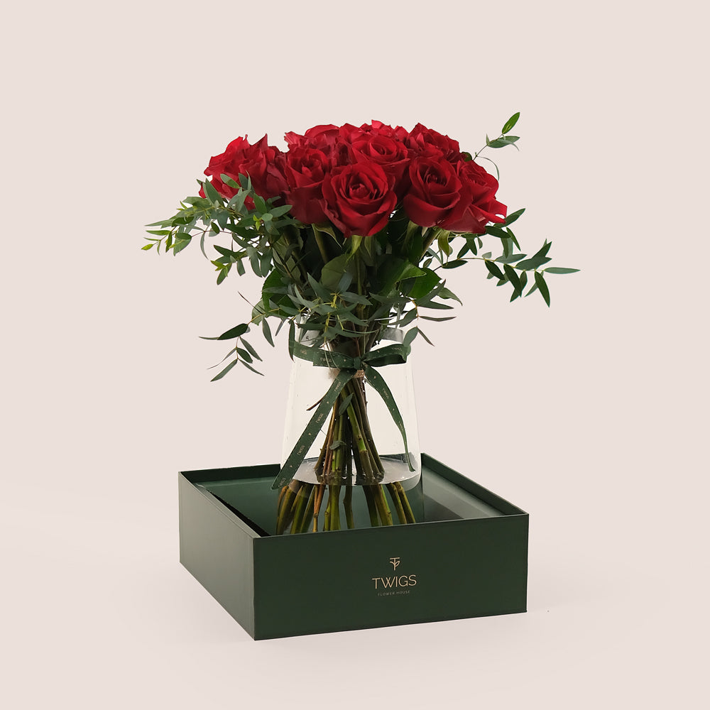 Stunning Red Roses in a Flower Vase – A Bold Statement of Luxury