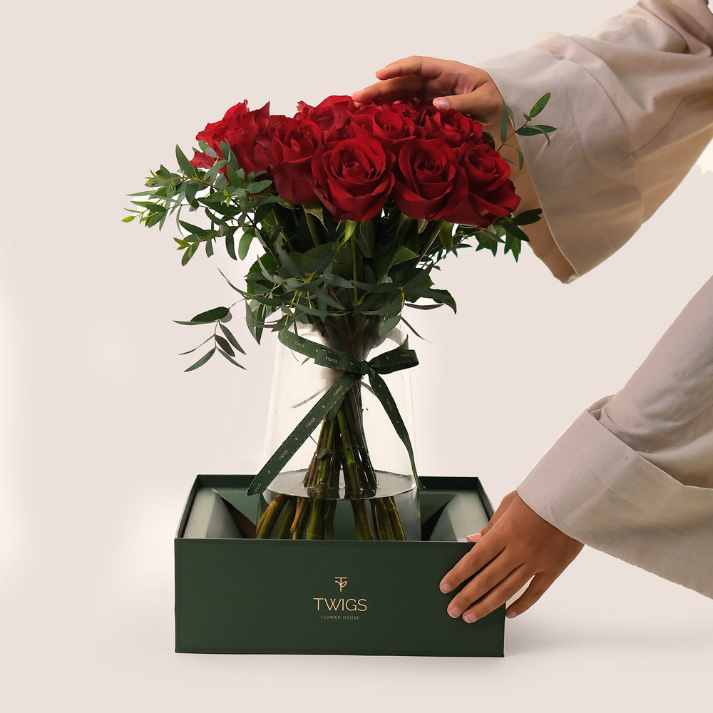 Stunning Red Roses in a Flower Vase – A Bold Statement of Luxury