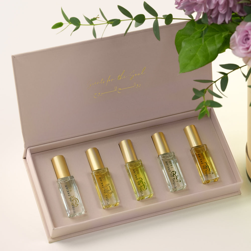 Light of Sakina Massarah perfume oil discovery set