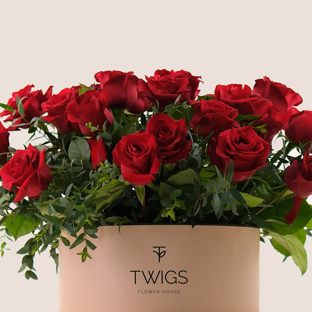 Red Roses Round Box Premium Red Roses Flower Arrangement | Luxury Flower Gift UAE – TWIGS