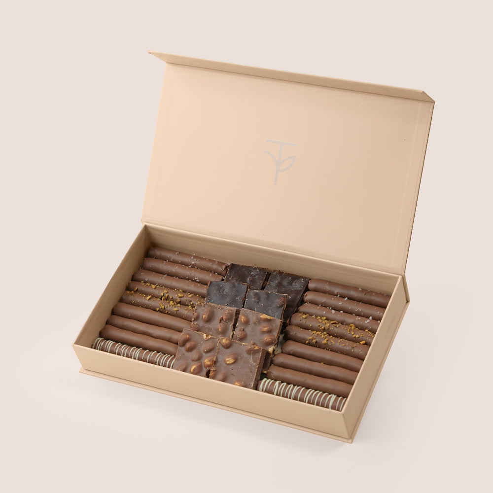 Artisan Chocolate Gift Box – Deluxe Assortment– A Sweet Indulgence for Any Occasion