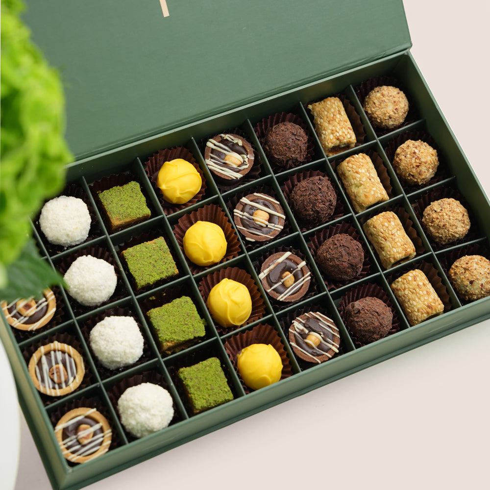 Rif ريف & Truffles Green & White Ceramic Vase Arrangement · Premium Truffles & Petite Fours · Eid Gift Set