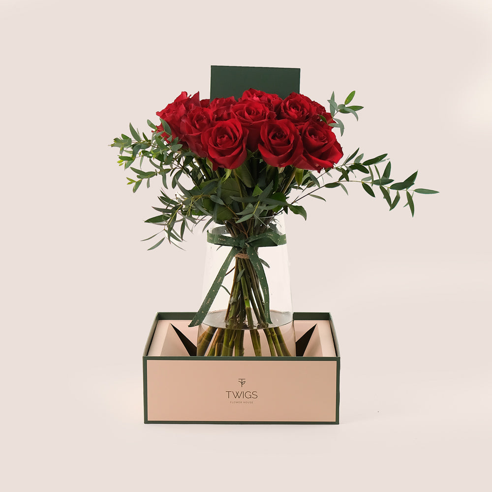 Stunning Red Roses in a Flower Vase – A Bold Statement of Luxury