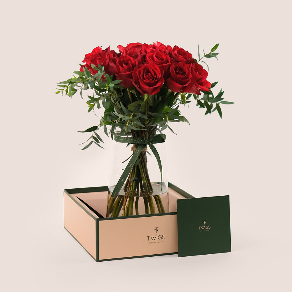 Stunning Red Roses in a Flower Vase – A Bold Statement of Luxury