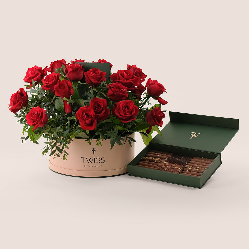 Grande Red Round Box Roses & Chocolate Delight – A Luxurious Gift Set Experience