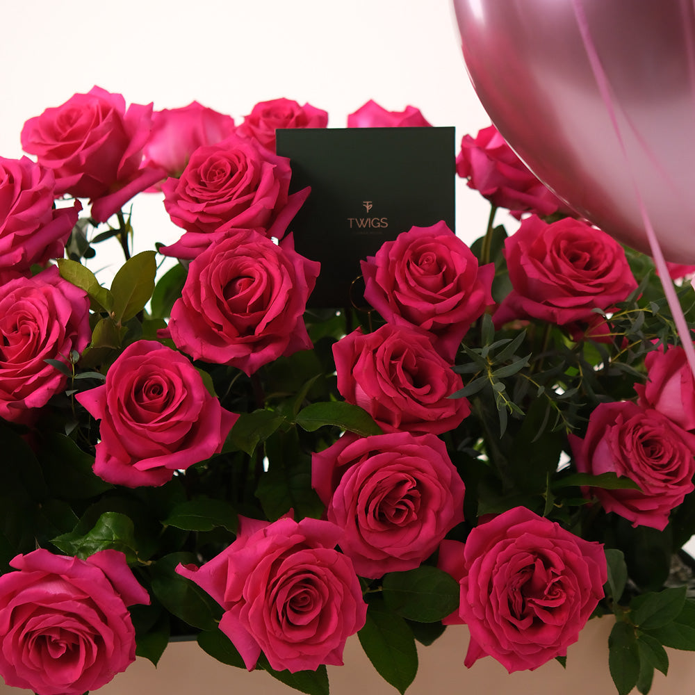 Fuchsia Luxe Garden Bundle – Roses & Balloons– The Most Luxurious Gift for Every Celebration