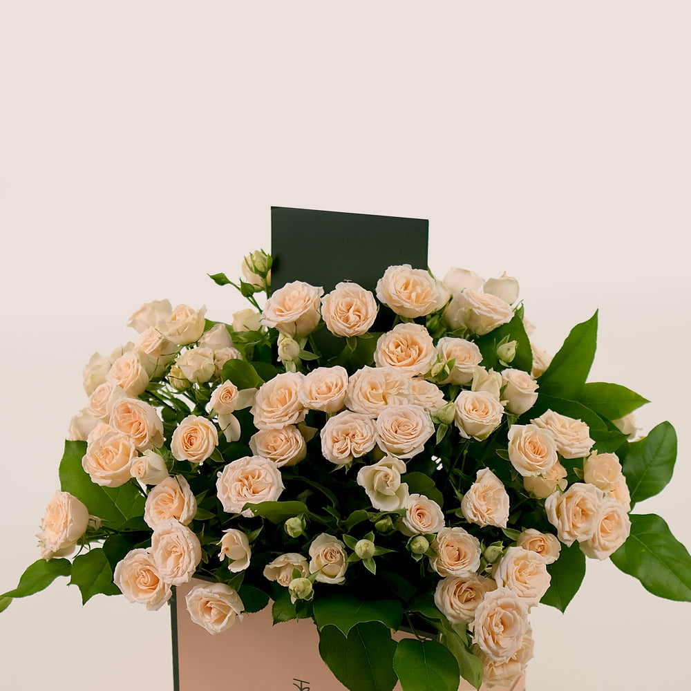 Golden Elegance Flower Box – Cream Roses & Chrome Balloons Bundle – A Luxurious Gift of Sophistication and Celebration