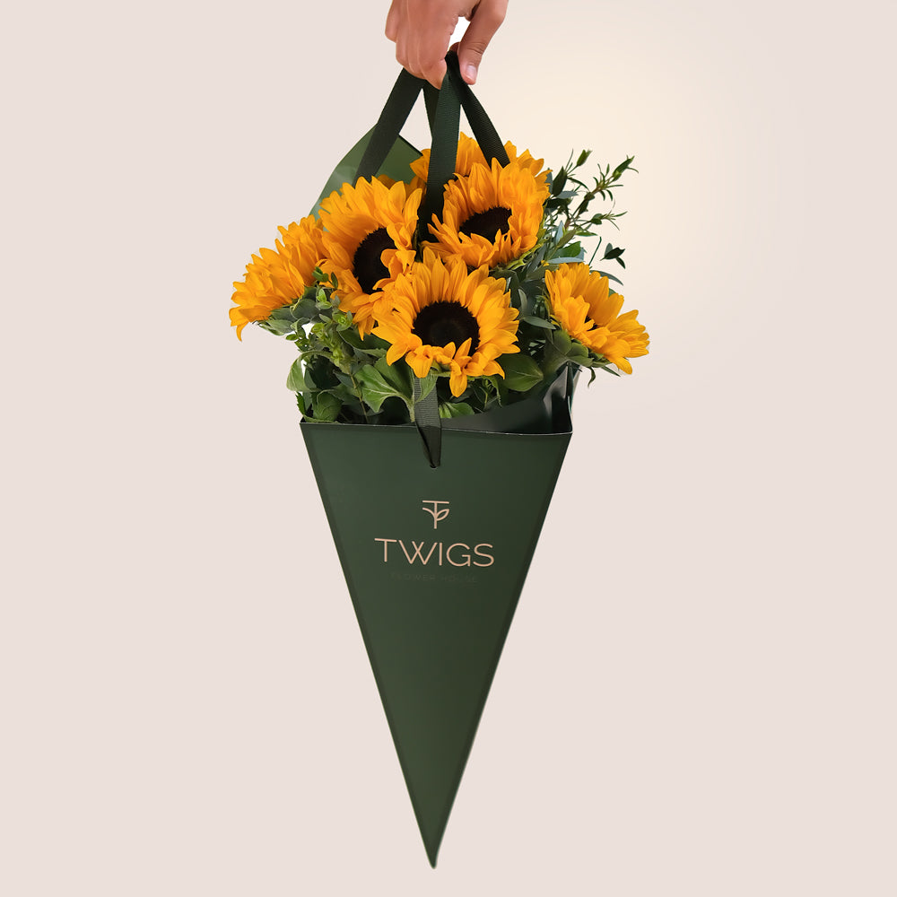 Sunflower Joy Cone – Vibrant Flowers in Chic Carry Bag