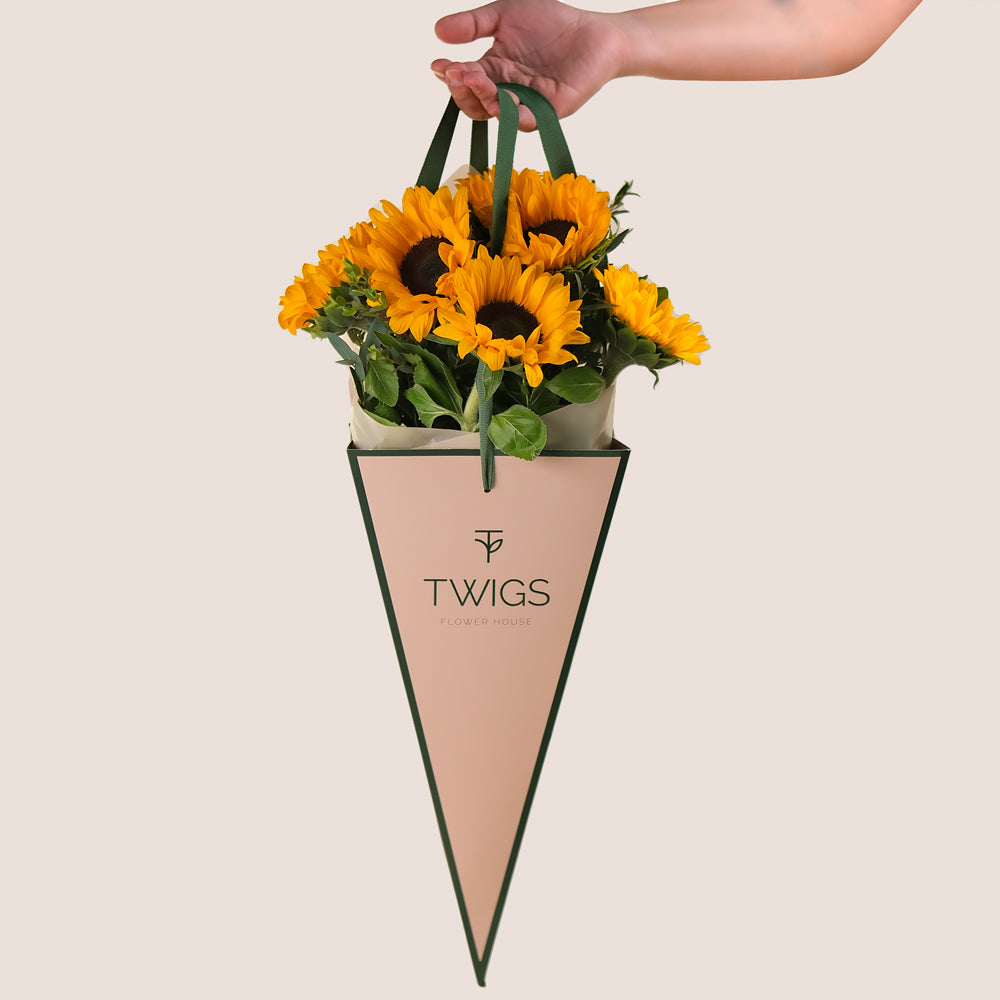 Sunflower Joy Cone – Vibrant Flowers in Chic Carry Bag