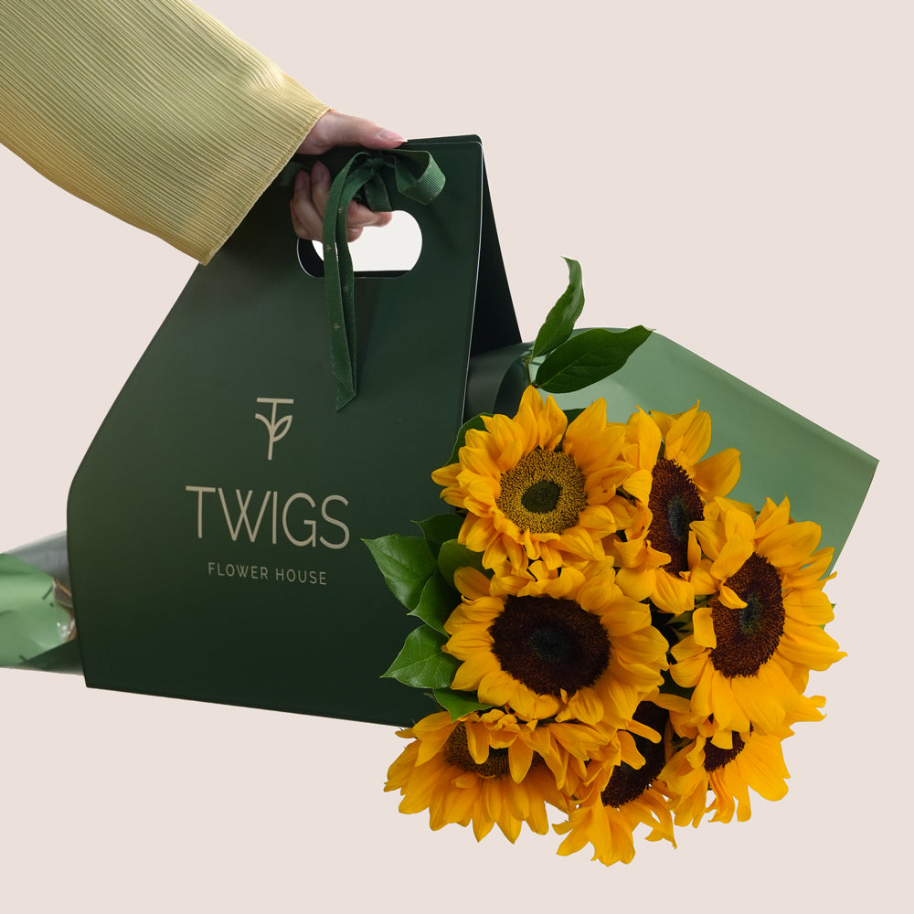 Birthday flowers with sunflower cake 