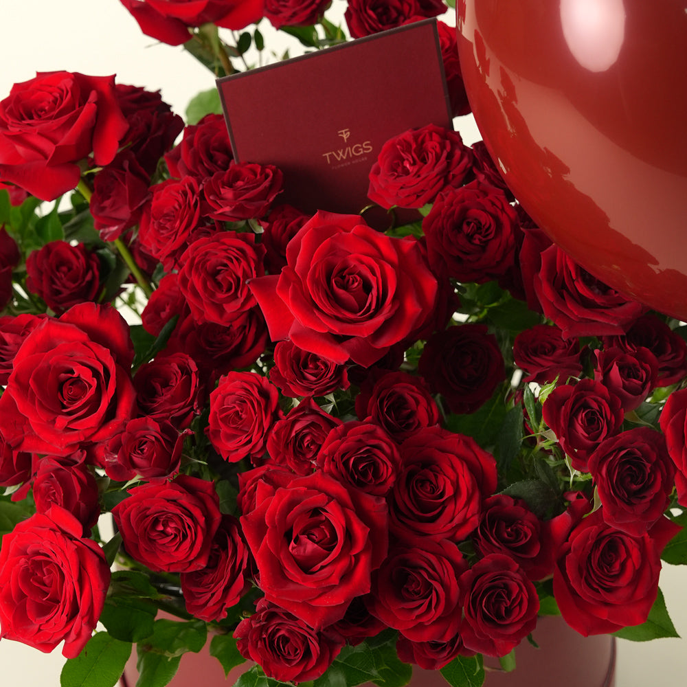 valentine’s day luxury red rose grande box bundle floral gift uae
