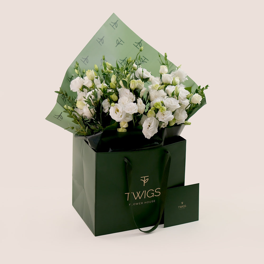 White Lisianthus Hand Bouquet – A Pure and Elegant Gift– A Timeless Flower Arrangement